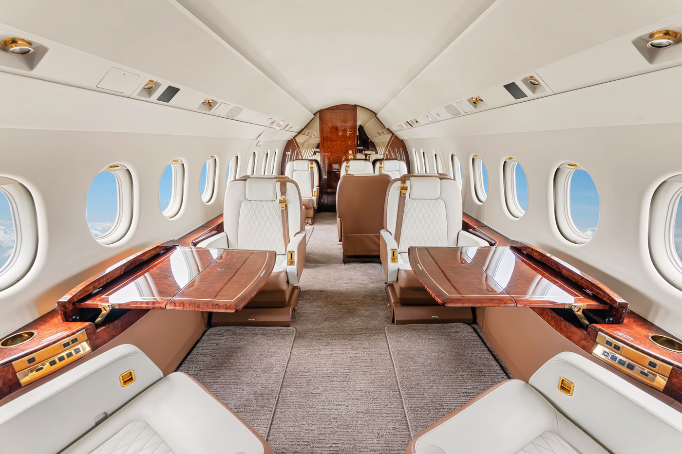 Falcon 2000 - Image 4