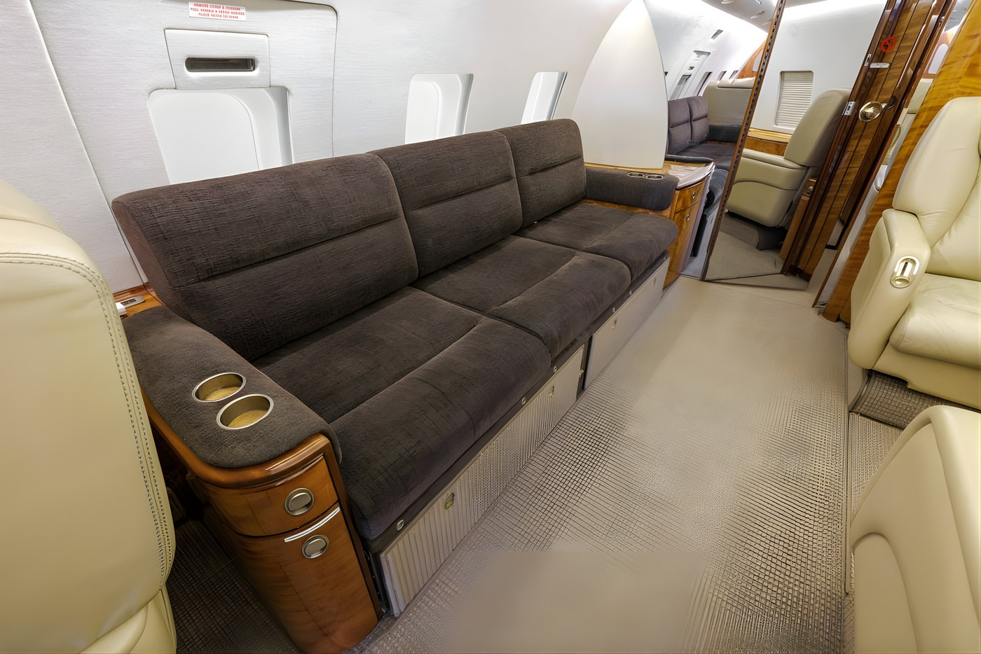 Challenger 601 - Image 4