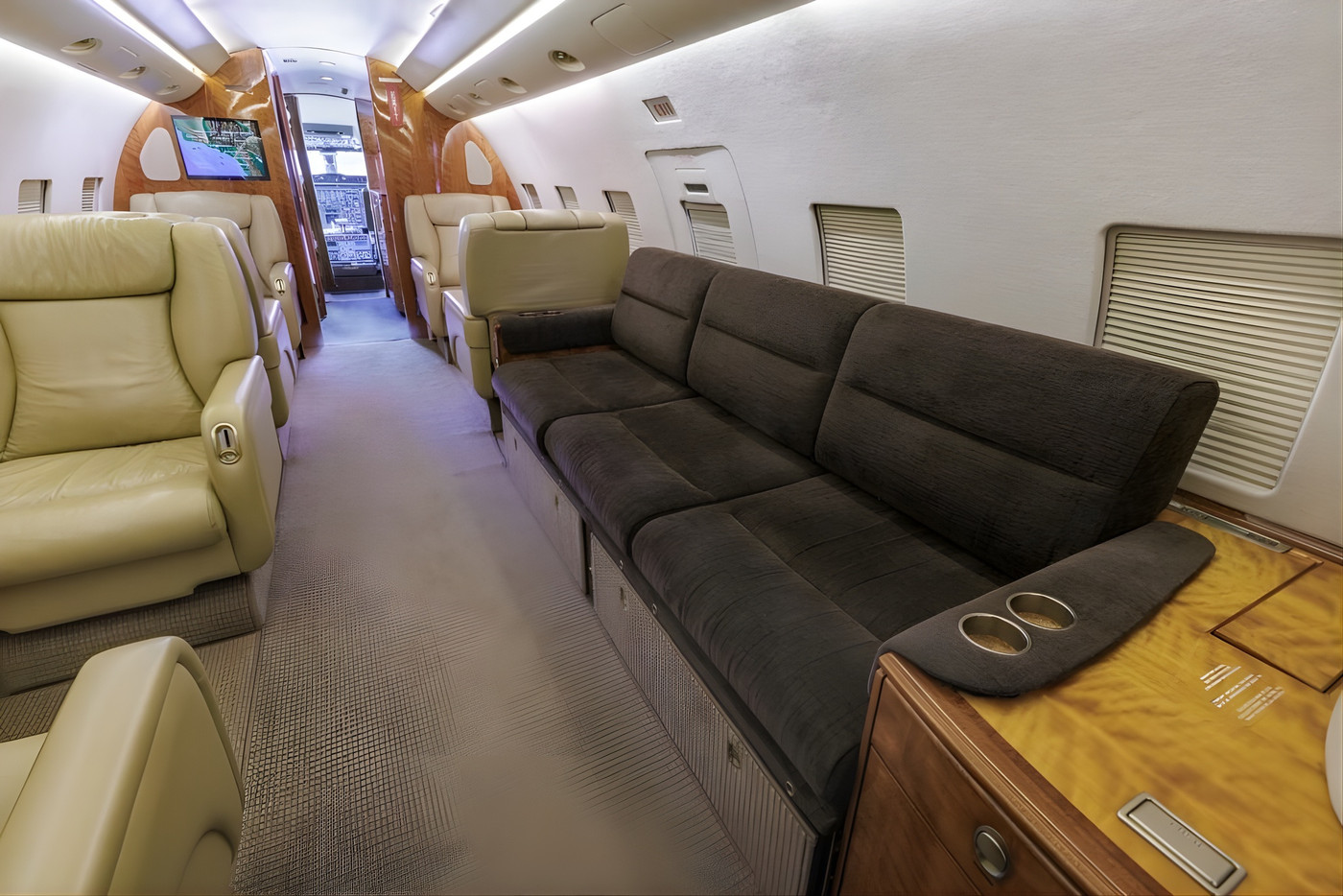 Challenger 601 - Image 5