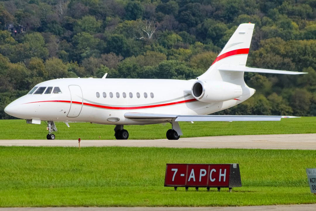 Falcon 2000 - Image 1