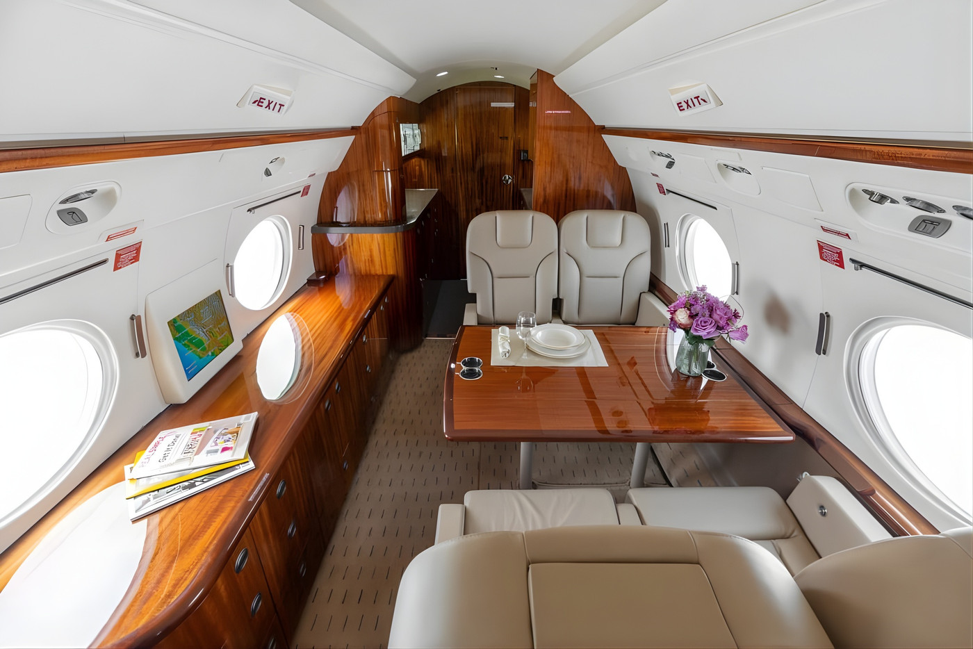 Gulfstream G-300 - Image 4